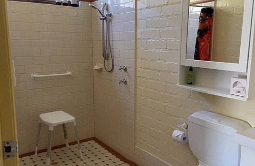 Upper Wakefield Hotel | Battunga Cottages