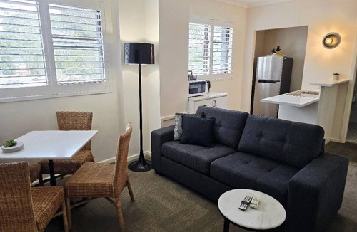 Sanctuary Point Hotel | Bay and Basin