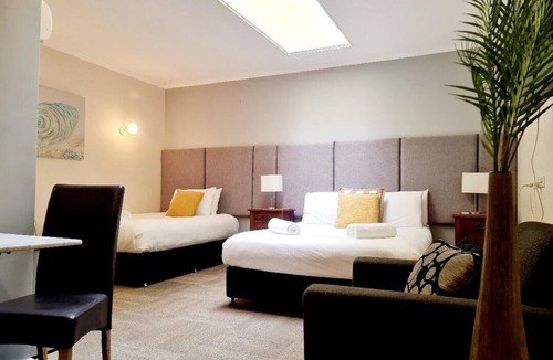 Sanctuary Point Hotel | Bay and Basin