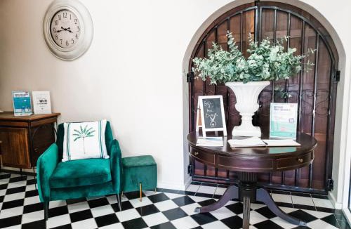 Sanctuary Point Hotel | Bay & Basin