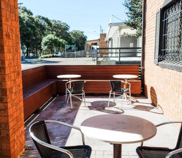 Sanctuary Point Hotel | Bay & Basin