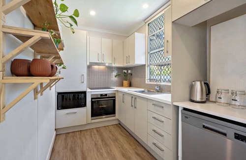 Deception Bay House | Bay Breeze
