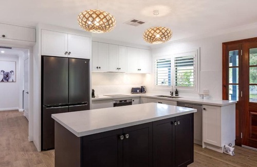 Quindalup House | Bay Cottage - Seaside Serenity Close to Town