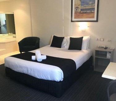 Glenelg South Hotel | Bay Motel Hotel