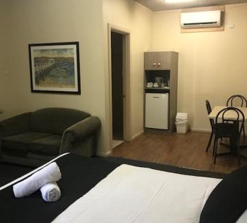 Glenelg South Hotel | Bay Motel Hotel