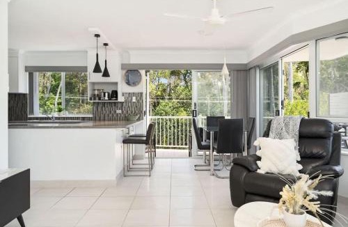 Torquay Apartment | Bay View Rooftop Escape