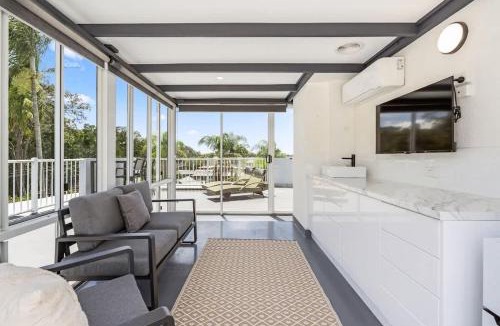Torquay Apartment | Bay View Rooftop Escape