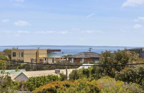 Rye House | Bay Views at Tyrone Foreshore - 200m Walk to Beach