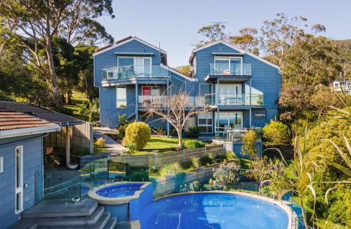 Dromana House | Bay Views From Drury Lane with Solar Heated Pool and Gas Heated Spa