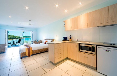 Shute Harbour Apartment | Baybliss Escape #1 - Adults Only