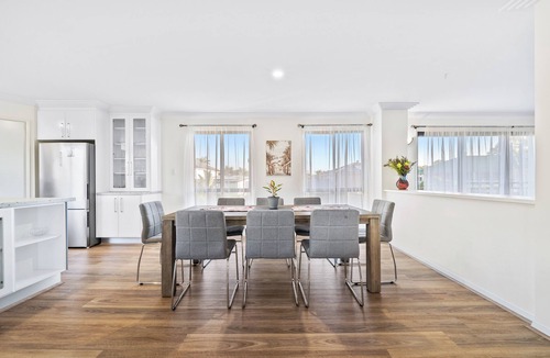 Redland Bay House | Bayside Bliss