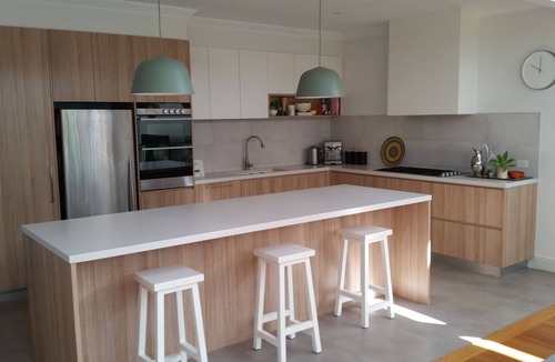 Highett House | Bayside Bounce! - Sun filled family bayside home 5 min drive from beach!