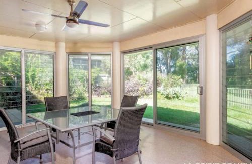 Sandstone Point House | Bayside Breeze