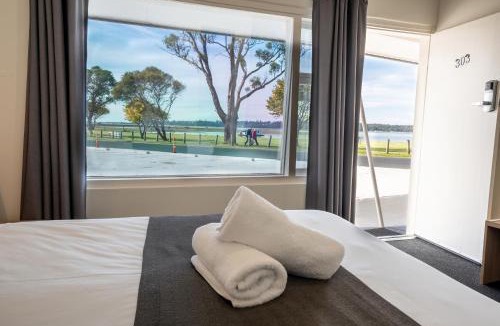 St Helens Hotel | Bayside Hotel