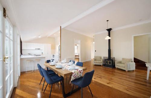 Manly West House | Bayside Queenslander High Ceilings Family-friendly