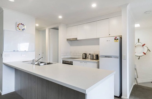 Lorne Apartment | Bayview Number Two - Classic Coastal Escape For Your Pet Too!