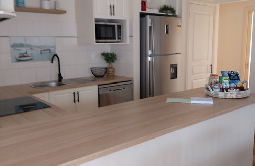 Portarlington House | Bayview on Park - Your Cosy Home Away From Home