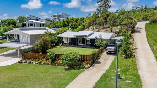 Agnes Water House | Bayview Pet-Friendly Fenced Yard Walk to Beach