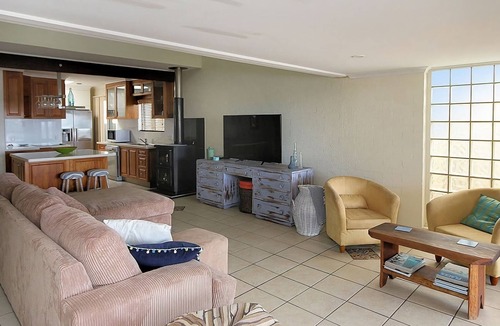 Bargara Apartment | Beach At Your Feet On Miller Street
