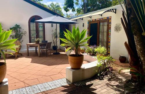 Suffolk Park House | Beach Bliss - Private Suite, Tropical Tranquility, 3 mins walk to beach