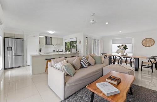East Mackay House | Beach Breeze Holiday House