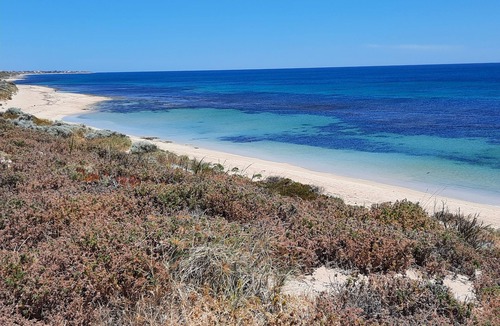 Halls Head House | Beach Caravan - 200m walk to a lovely safe beach.