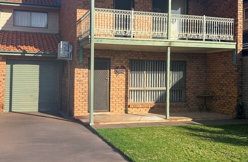 Silver Sands House | Beach Daze, Silver Sands Relax & enjoy.one street from beach