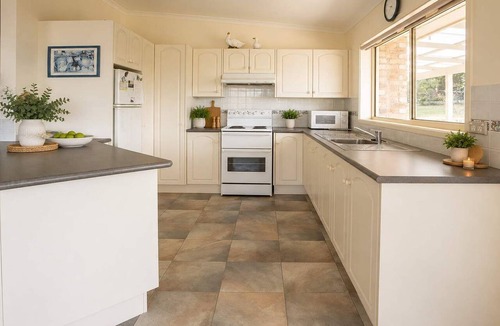 Mollymook Beach House | Beach Dreaming at Mollymook close to Beach