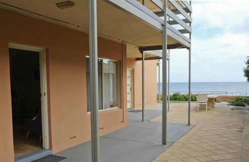 Henley Beach South Apartment | Beach front Apartment at Henley Beach .