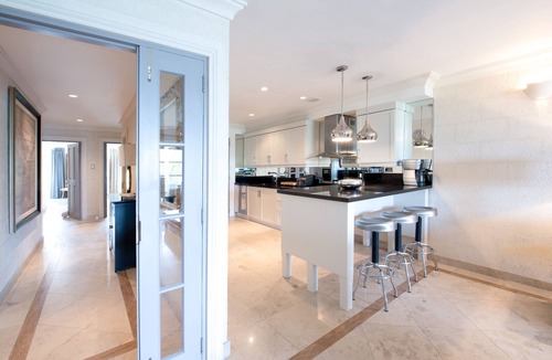 Old Trees Bay Apartment | Beach Front Luxury Apartment With 2 En-Suite Bathrooms And 30m Pool