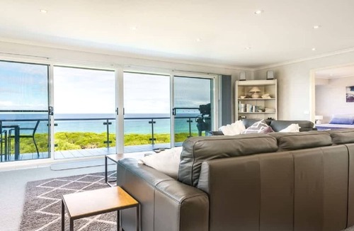 Tura Beach Apartment | Beach Front Surf Circle, Tura Beach