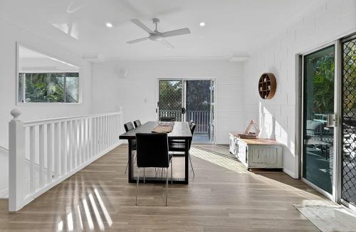 Arcadia House | 'Beach Haven' House in Arcadia with huge Pool & Wifi, near beaches