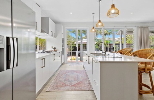 Casuarina House | Beach Hideaway - 100m from the beach