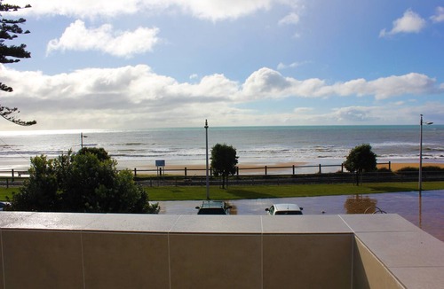 Burnie Hotel | Beach Hotel