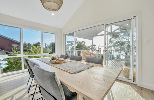 Bridport House | Beach House on Bentley