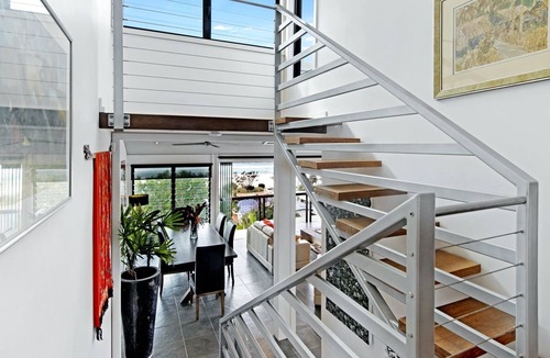 Currumbin House | Beach Panorama (Walk to Beach)