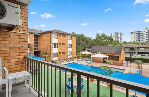 Coffs Harbour Apartment | Beach Resort style spacious full A C - heated pool spa sauna - 6pm checkout @219