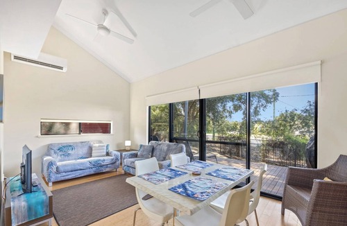 Preston Beach House | Beach Shack at Footprints for perfect holiday