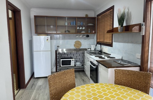 Mandurah Villa | Beach Stay on Ormsby. Two bedroom unit with secure backyard.