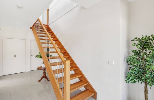 Safety Beach House | Beach View Escape - Close to the Beach & WiFi