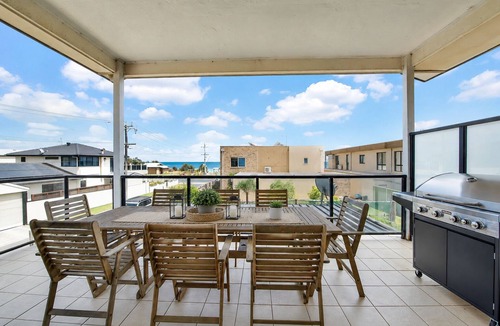 Safety Beach House | Beach View Escape - Close to the Beach & WiFi
