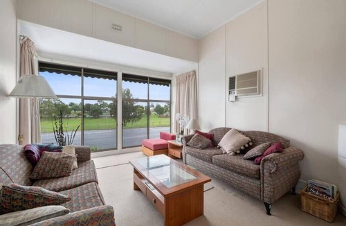 Drumcondra Cottage | Beach View Rippleside Home