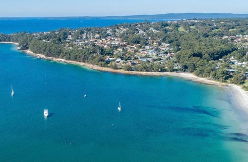 Vincentia Apartment | Beach Views on Excellent Studio 27 - Belle Escapes Jervis Bay