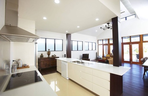 Picnic Bay House | Beached on Magnetic