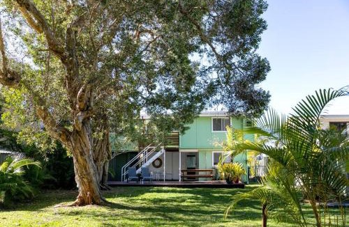Yamba House | BEACHED @ YAMBA (water views, dog friendly, air con)