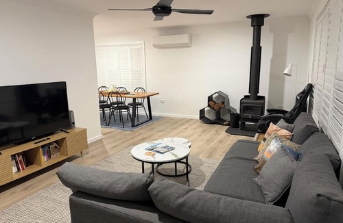 Culburra Beach House | Beaches, Bays & BBQ Days - Your home base in Burradise