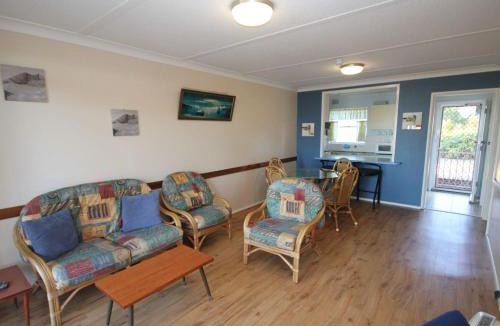 Lake Cathie Apartment | Beachfront 3