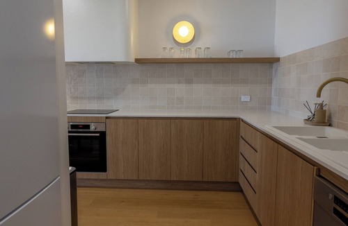 Henley Beach Apartment | Beachfront 3BR | Sauna, Pool Table, 200m to Square