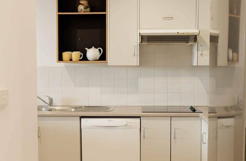 Newcastle Apartment | Beachfront Apartment | Pool, Tennis & Parking