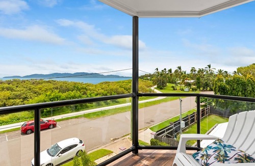 Belgian Gardens Apartment | Beachfront Bliss on Esplanade